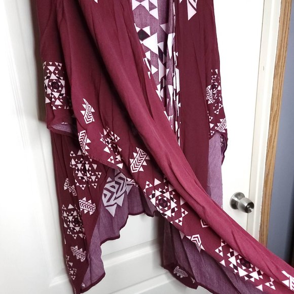 J for Justify Women's One Size Tribal Pattern Kimono Burgundy - Picture 7 of 9